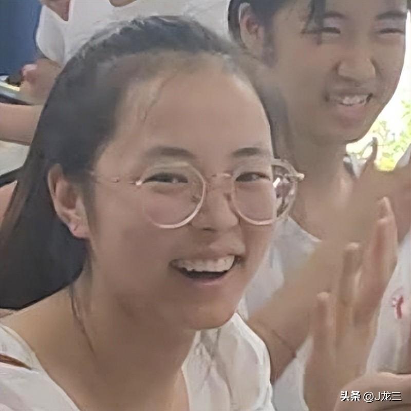 复读两年的艺考生查分后大哭 复读两年的艺考生查分后大哭