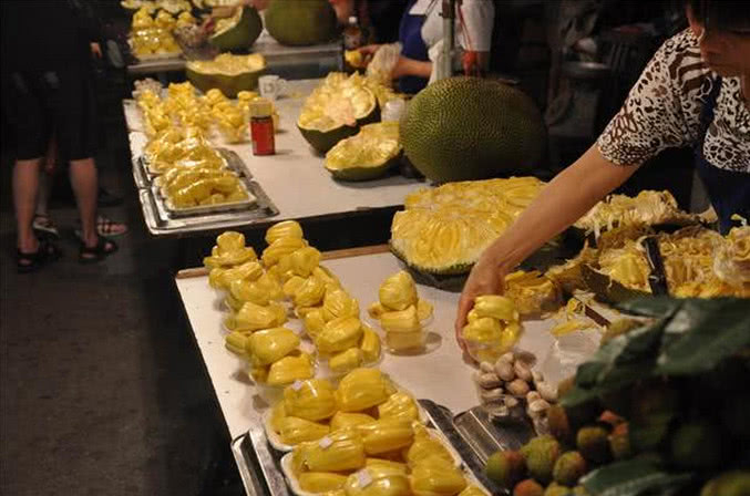 哈尔滨吃货全城追着买菠萝蜜