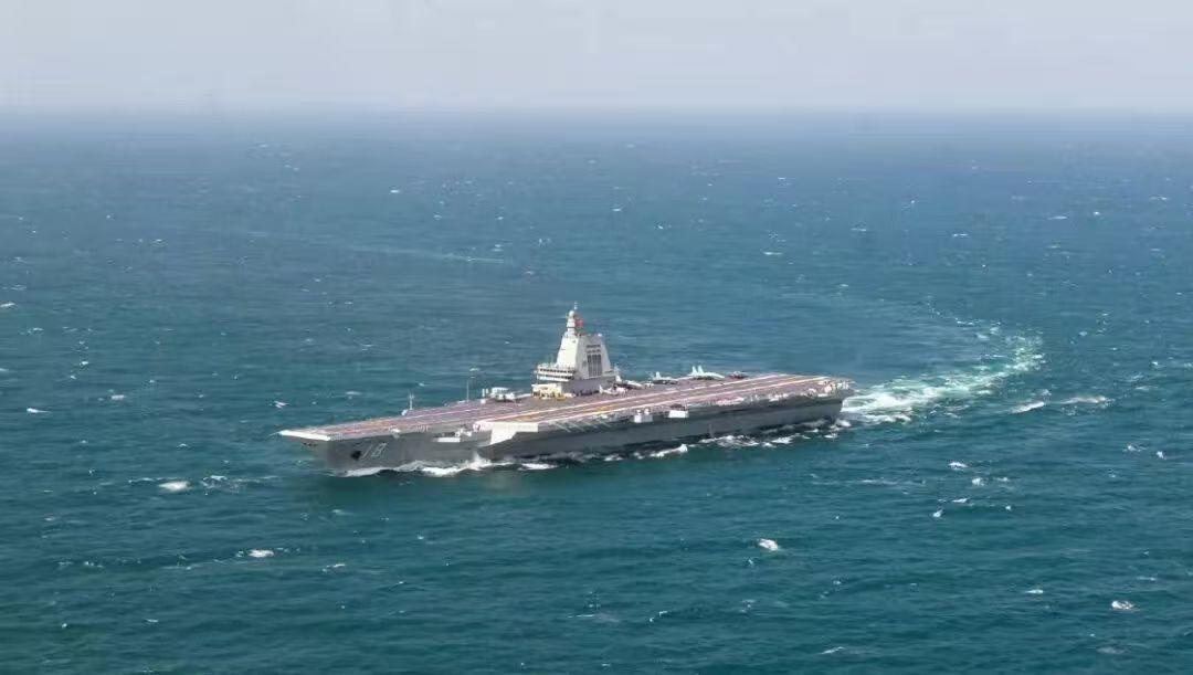 专家，福建舰穿越台湾海峡，彰显国家决心