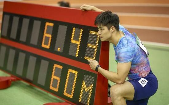 2016奥运会女子100米冠军，一场改写短跑历史的闪电对决