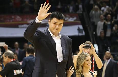 姚明为何解雇刘炜，兄弟情分和CBA现实之间的那道坎