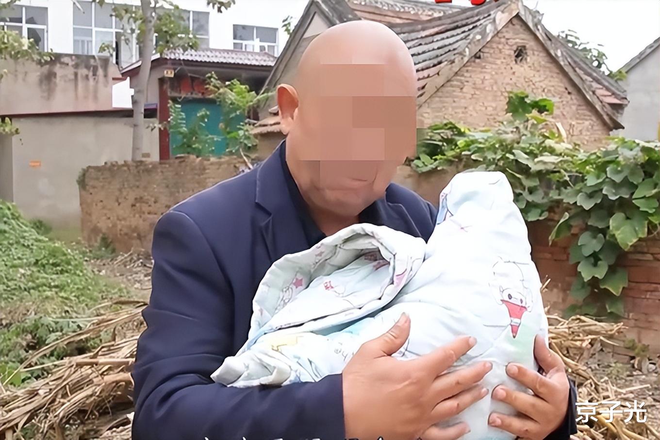 男子离世留下4幼子 家人拒绝送养