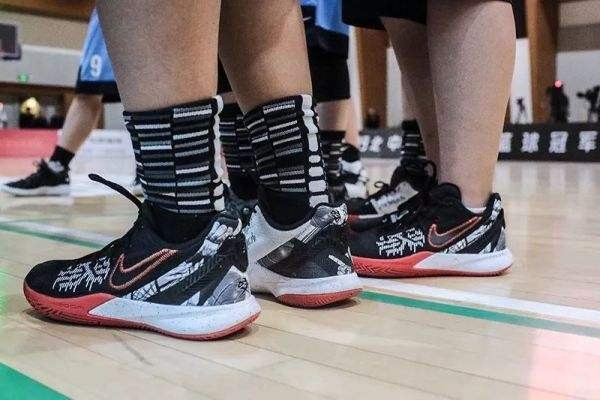 史上最强实战篮球鞋，那双陪你从菜鸟打到王者的鞋到底长啥样